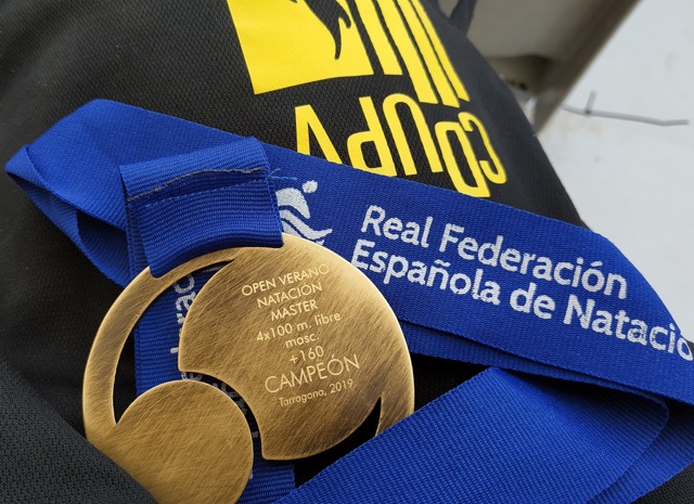 Medalla de una competición de natación
